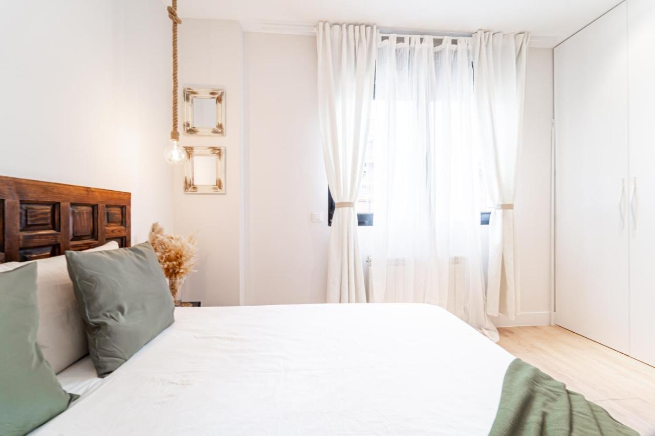 Edsam Madrid Apartments White Eksteriør billede